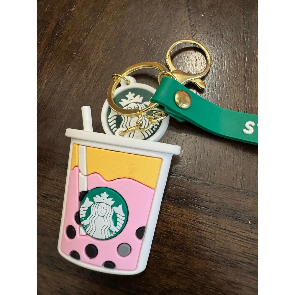 Starbucks bubble tea keychain with pink drink and black tapioca pearls - Picture 3 of 4